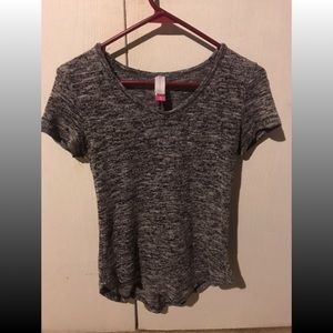 No boundaries knit tee